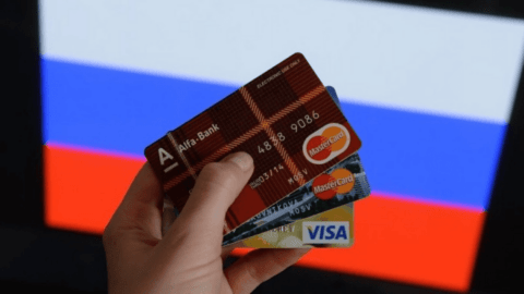 Visa e Master juntam-se ao Paypal na suspensão de operações na Rússia