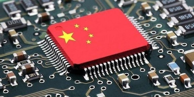 EUA mantém restrições de exportação de microchips e de material para construção de microchips para a China