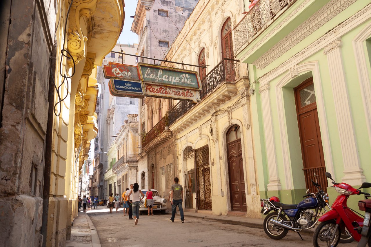 O embargo americano sobre Cuba mesmo não sendo o único fator que explica a miséria do país, é um deles