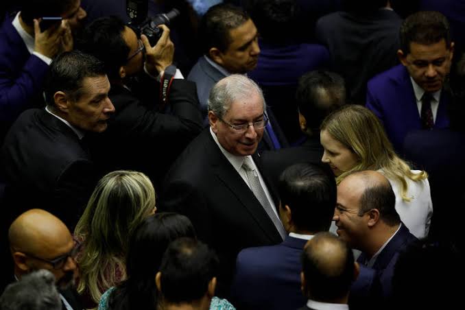 Eduardo Cunha votou a favor do projeto qe proíbe discriminação conta políticos