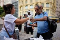 Multa de 17 mil reais para quem doar comida